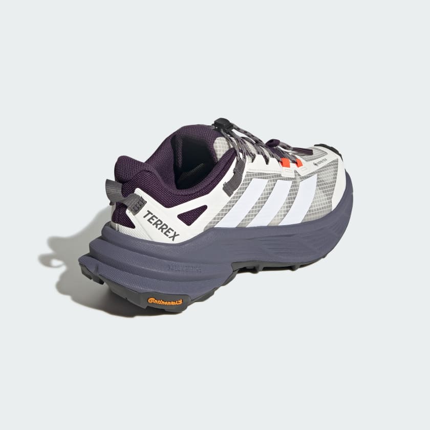 أديداس تيريكس (غور-تكس)